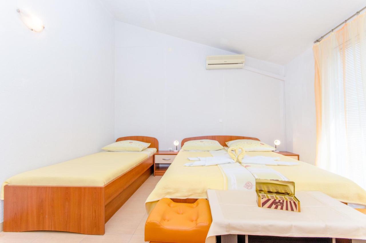 Knezovicapartments Živogošće Buitenkant foto